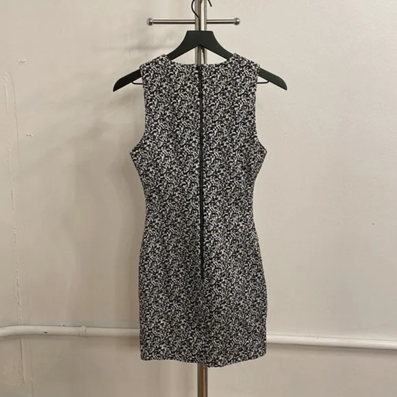 Elizabeth and James Black and White Fitted Dress - Picture 6 of 8